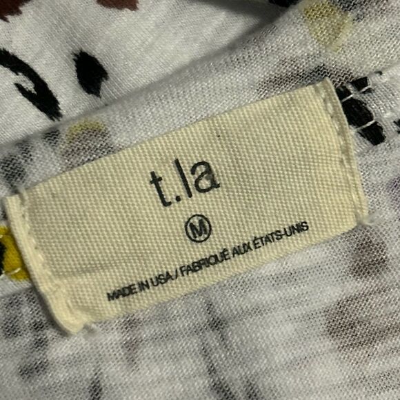 T.LA ANTHROPOLOGIE NWT Short Sleeve Abstract Floral V-Neck T-Shirt M - Picture 11 of 13